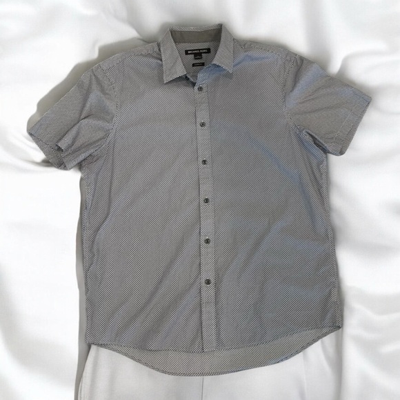 Michael Kors Classic Fit Men’s Short Sleeve Large Button Down Shirt - Picture 1 of 5